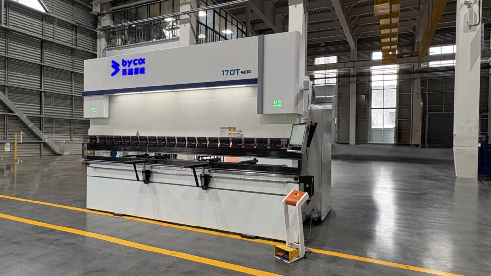 右前45度 BPA 170T4100 Electro-Hydraulic Synchronous CNC Press Brake Machine