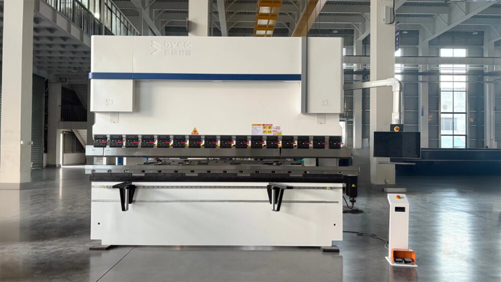 正面(2) BPA 110T3200 Electro-Hydraulic Synchronous CNC Press Brake Machine