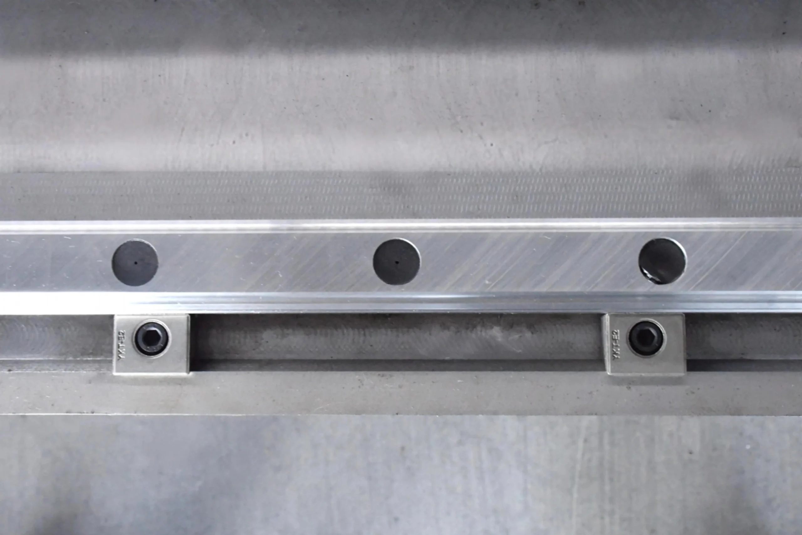 Profile Steel Laser Cutting Machine guide rail