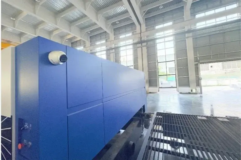 enclosed double table sheet laser cutting machine camera