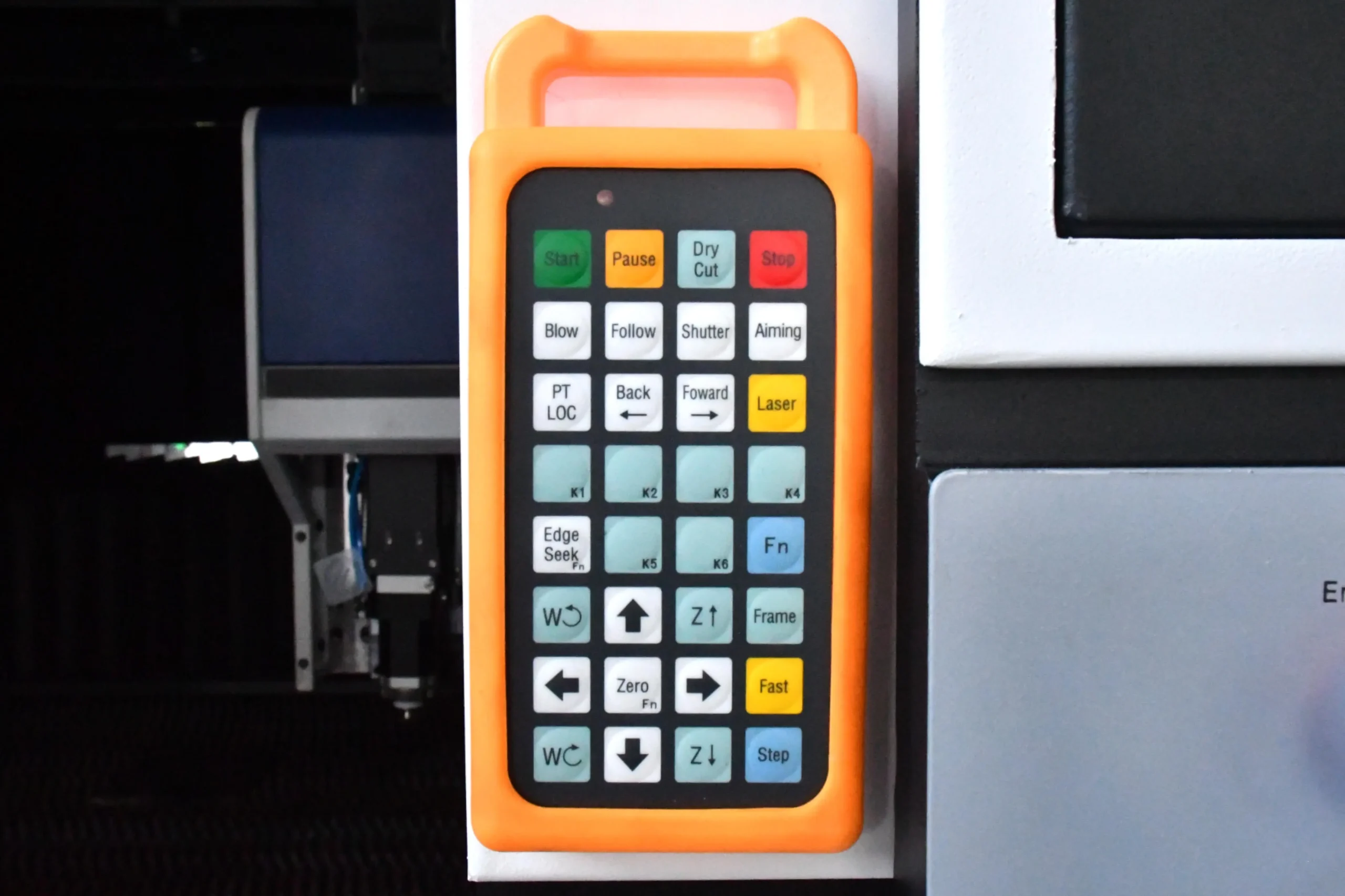 enclosed double table sheet laser cutting machine remote controller