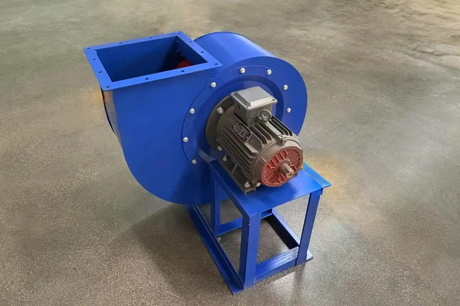 3 Chuck Tube Laser Cutting Machine Centrifugal Fan