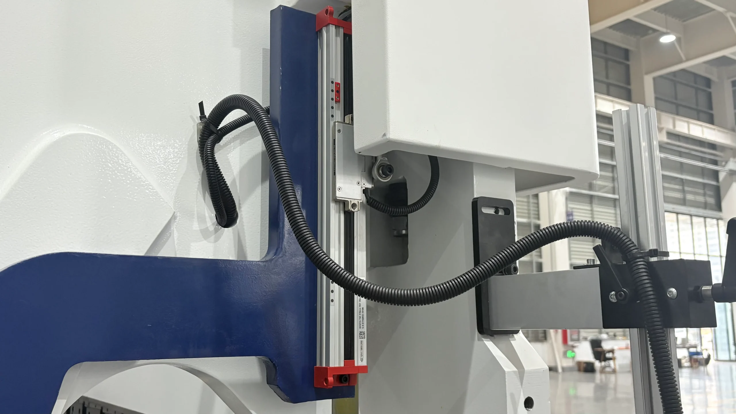 Electric Servo CNC Press Brake Machine Linear Encoder