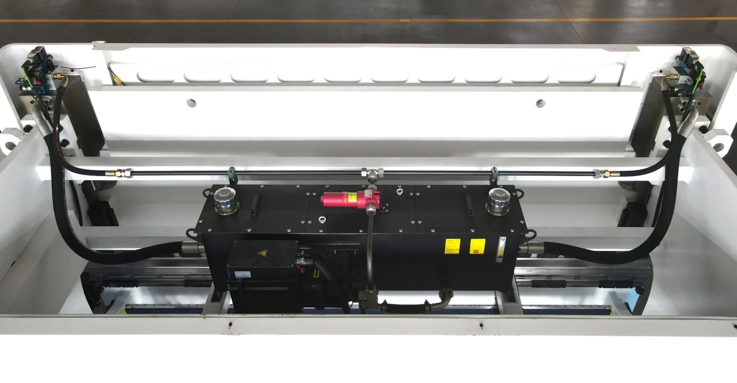 Electro-Hydraulic Synchronous CNC Press Brake Machine Hydraulic Oil Tank