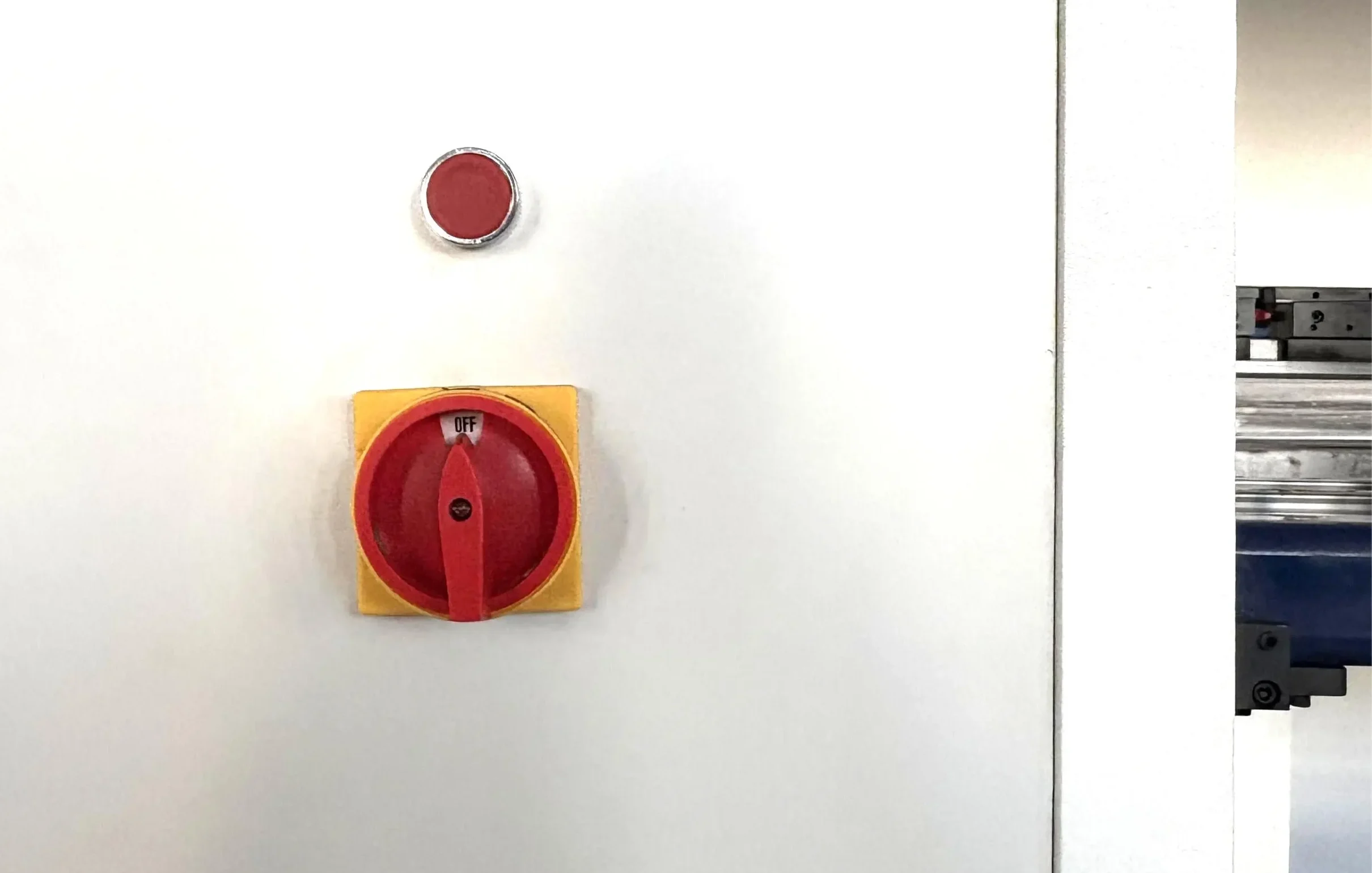 Servo Electro-Hydraulic CNC Press Brake Machine Emergency Stop