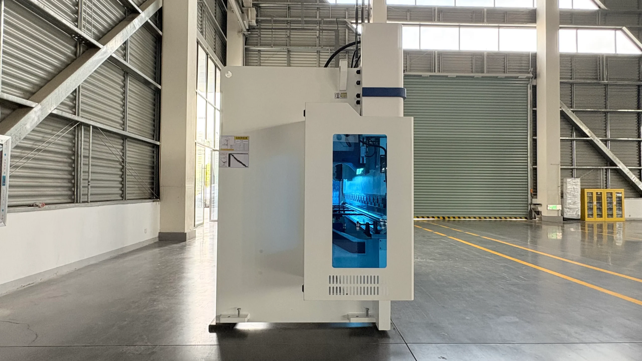 Servo Electro-Hydraulic CNC Press Brake Machine Left Right Guard Protection