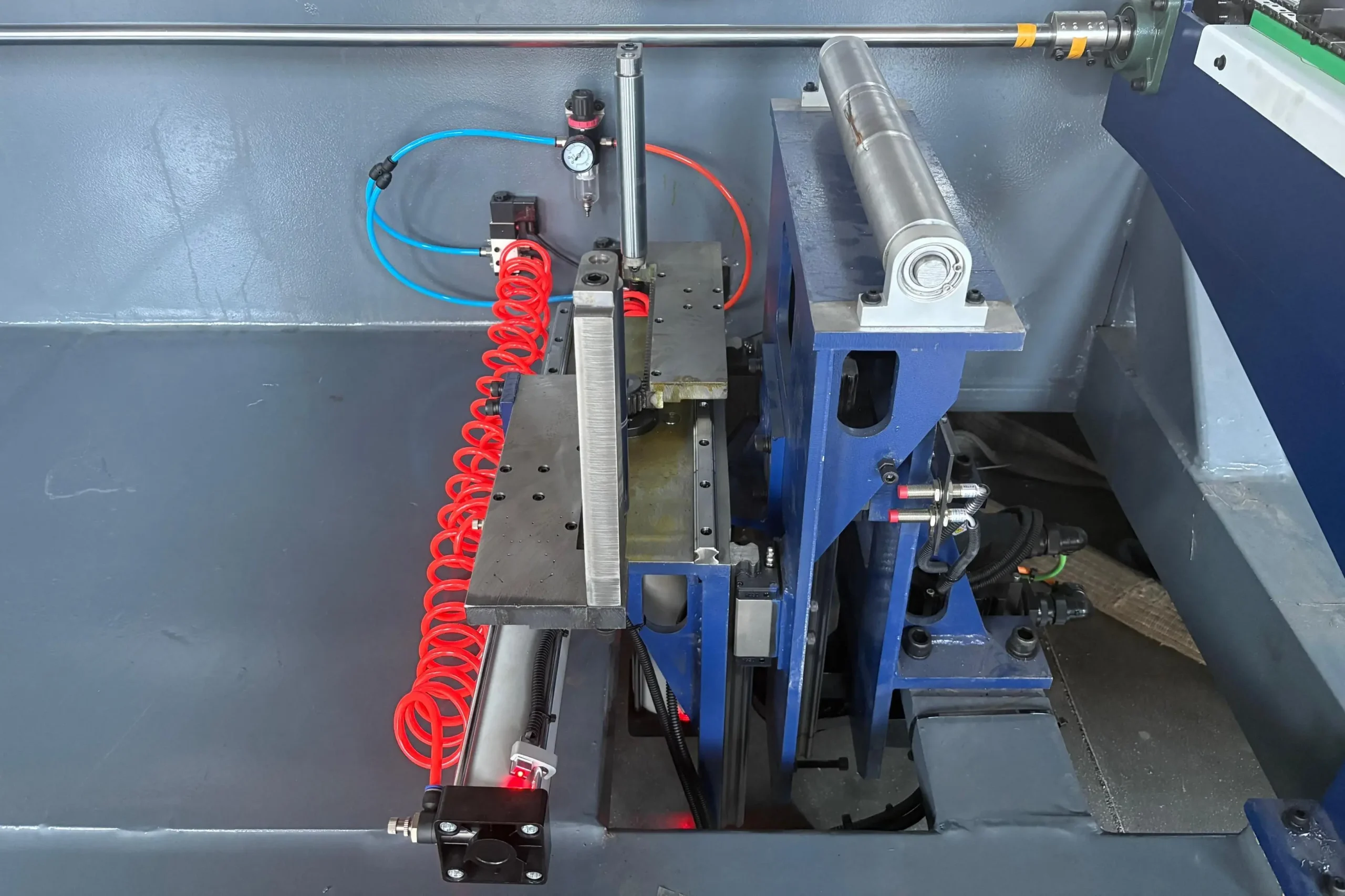 2 Chuck Tube Laser Cutting Machine Servo Support Roller