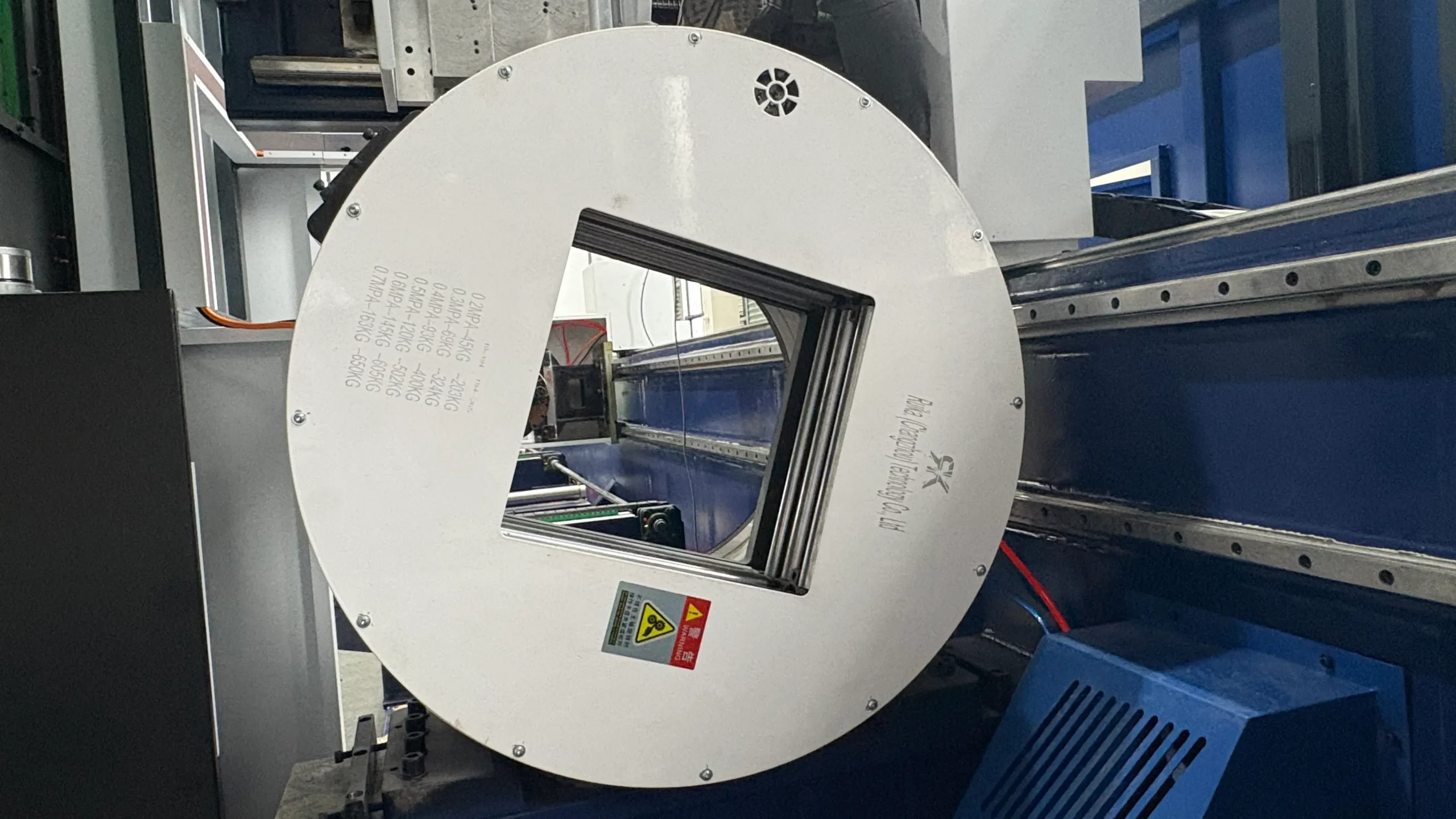 3 Chuck Tube Laser Cutting Machine chuck